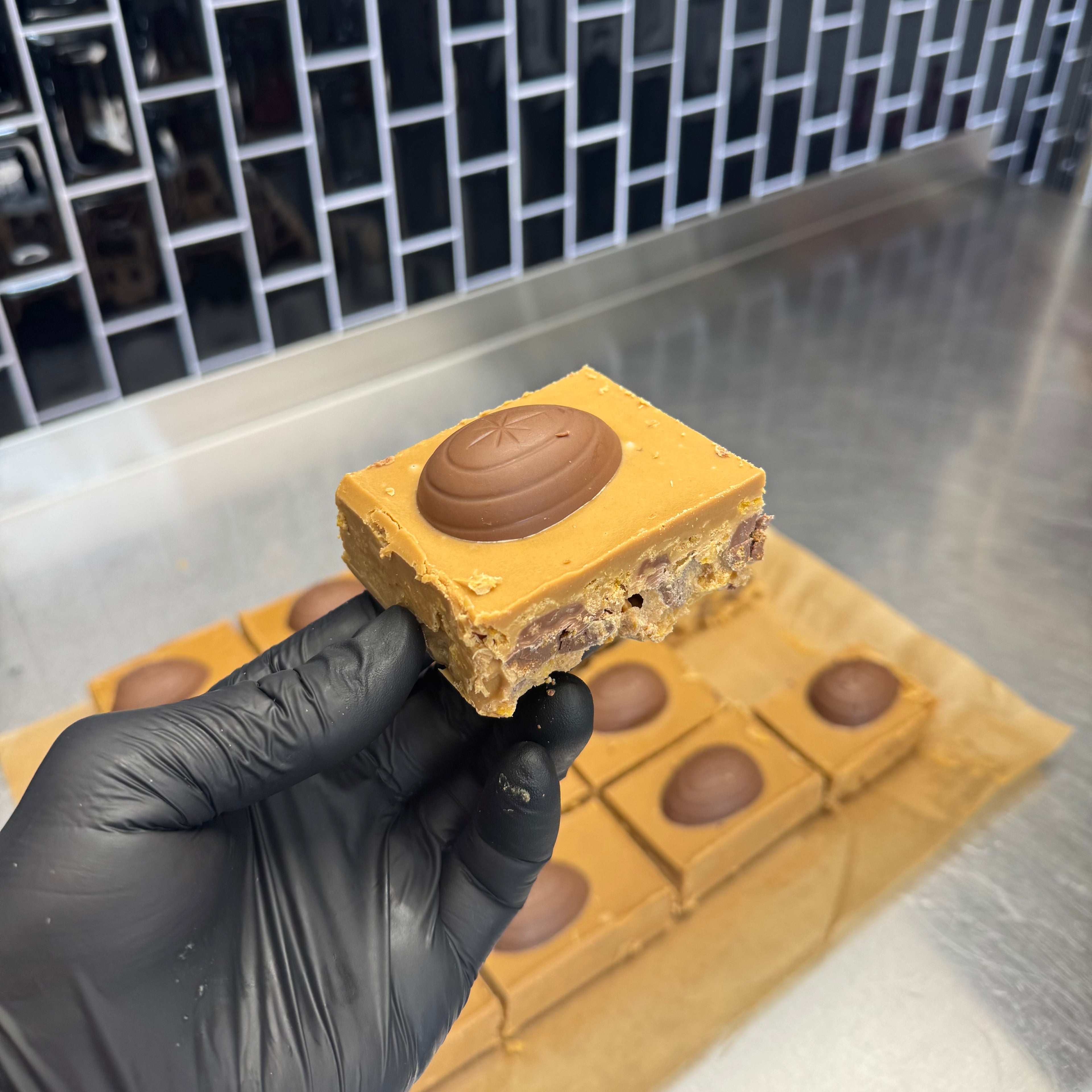 Biscoff Egg Cornflake Cake Recipe