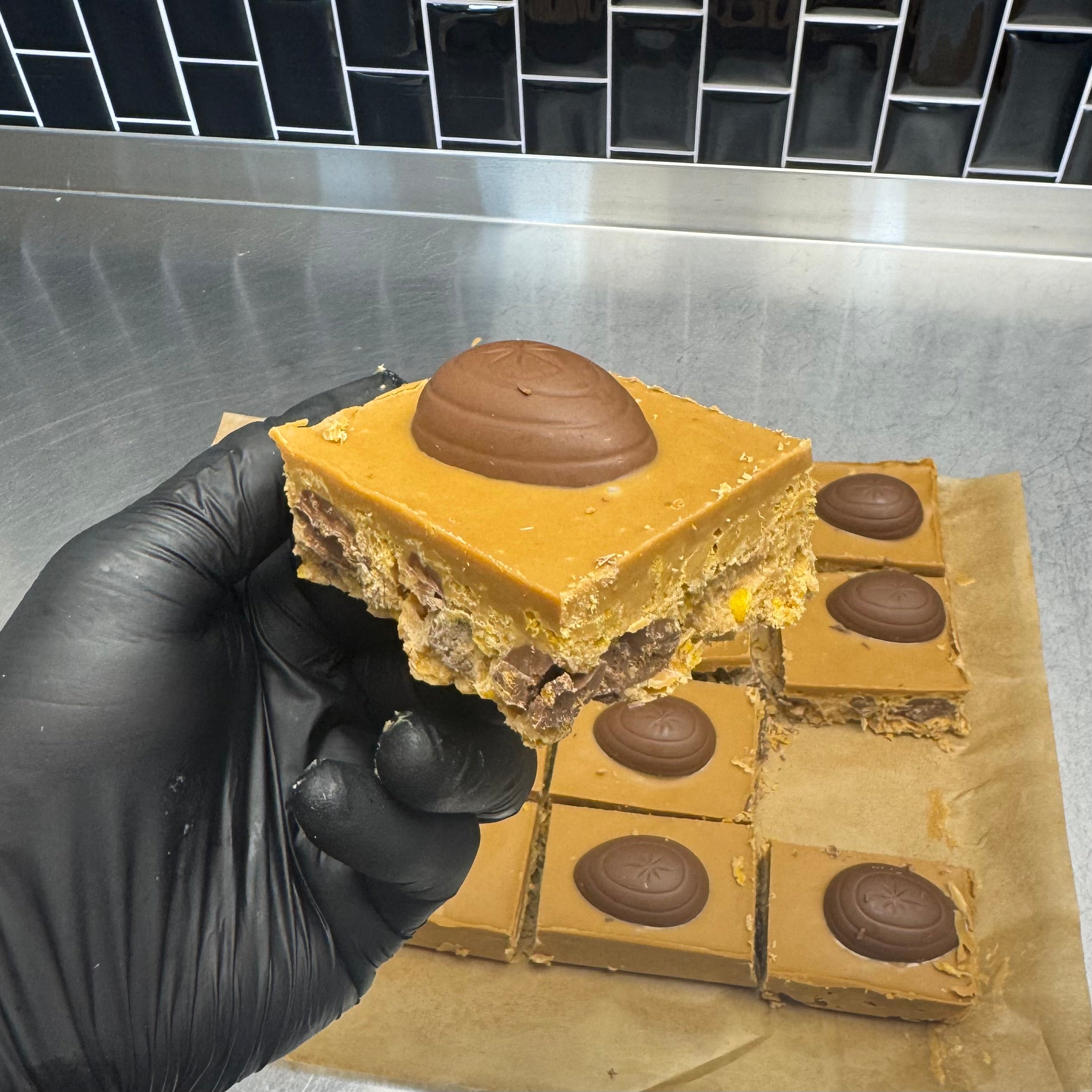 Biscoff Egg Cornflake Cake Recipe