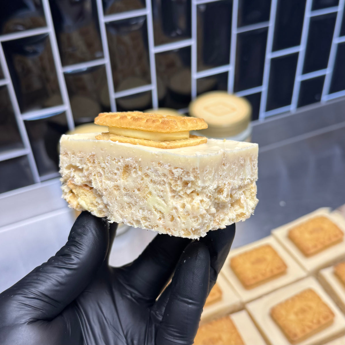 Custard Cream Crispy Cake Recipe