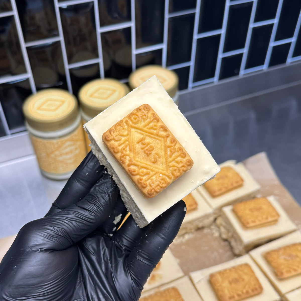 Custard Cream Crispy Cake Recipe