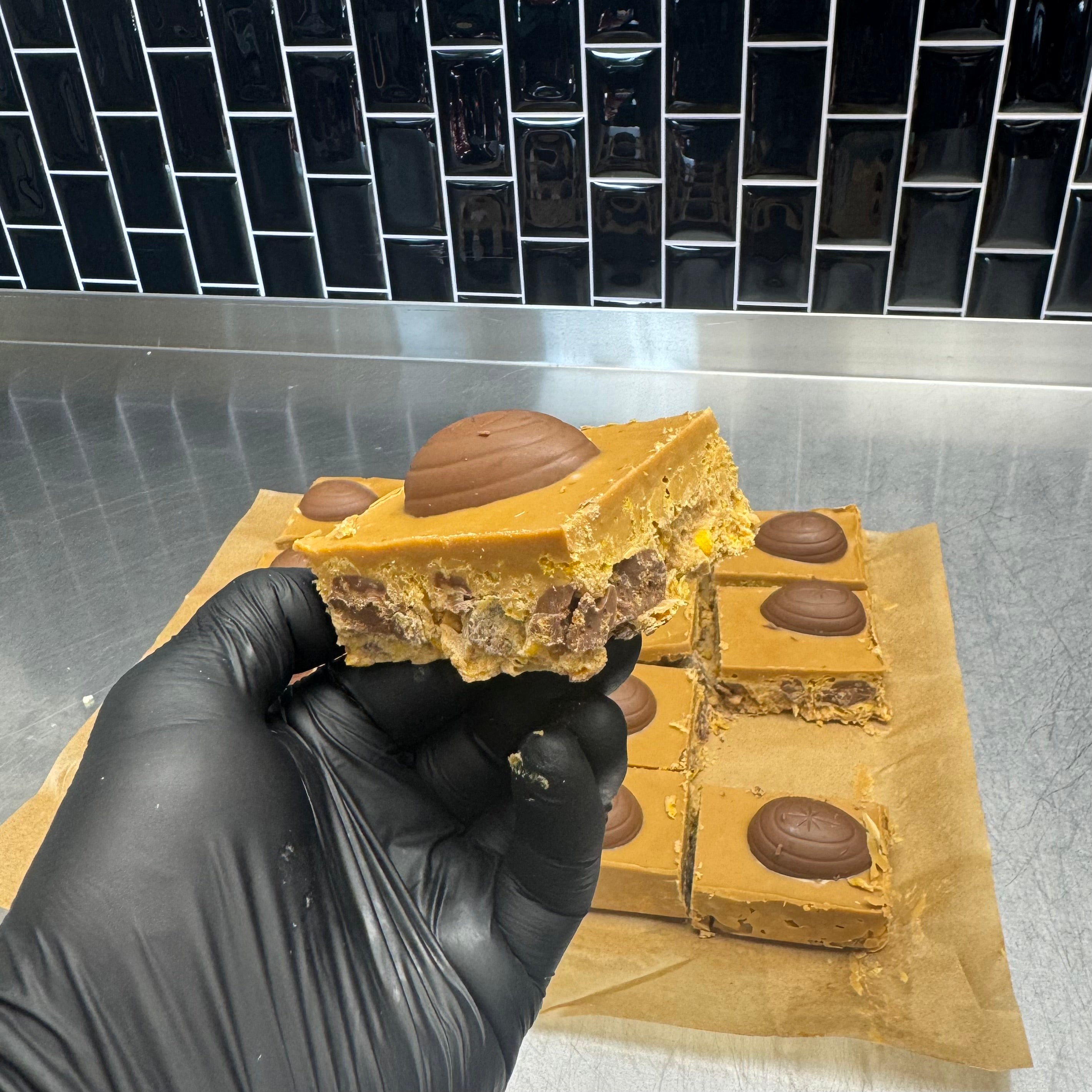 Biscoff Egg Cornflake Cake Recipe