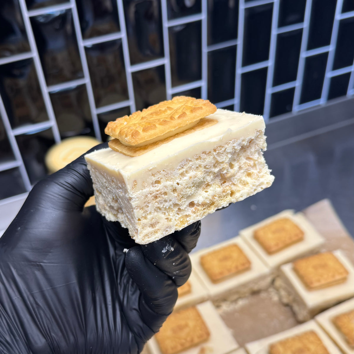 Custard Cream Crispy Cake Recipe